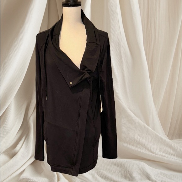 NWT LULULEMON COAST EASY Wrap jacket women’s size 10 - Picture 4 of 17